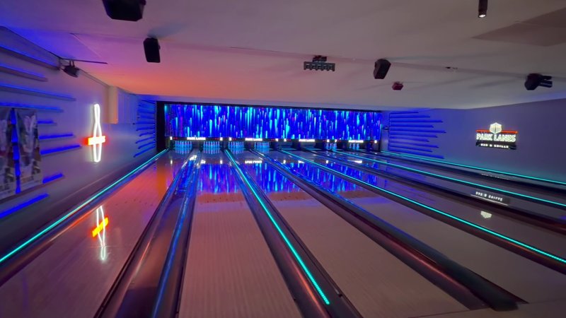 Park Lanes Bar & Grille photo 2