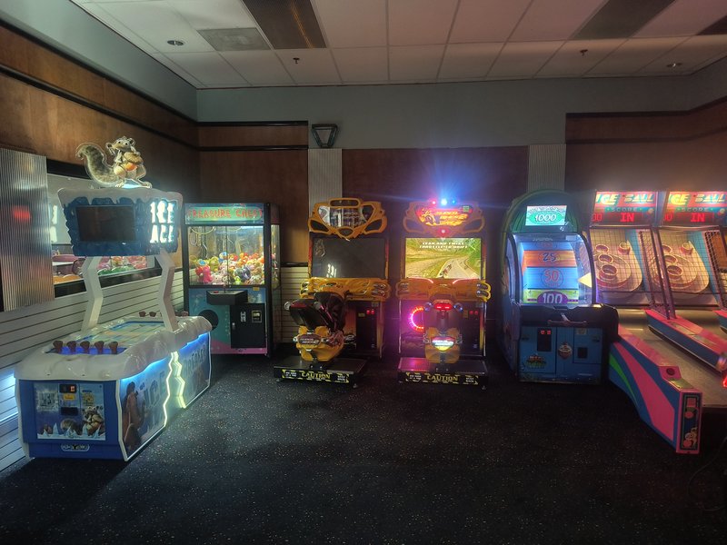 Olathe Lanes East Bowling Center photo 6