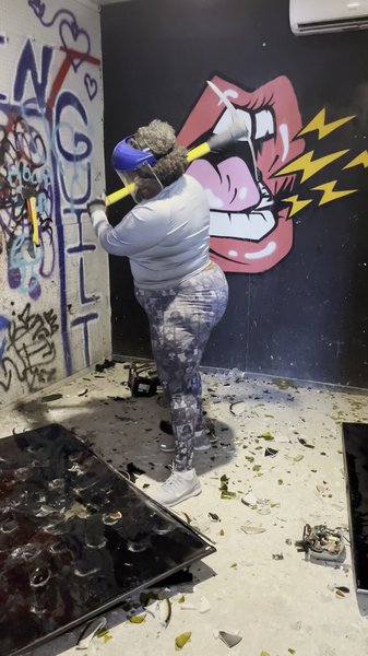Seek and Destroy Rage Room photo 2