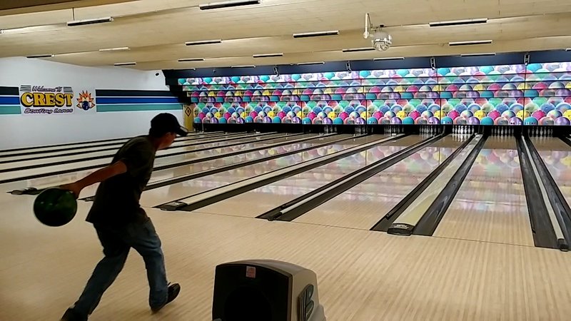 Crest Bowling Lanes photo 2