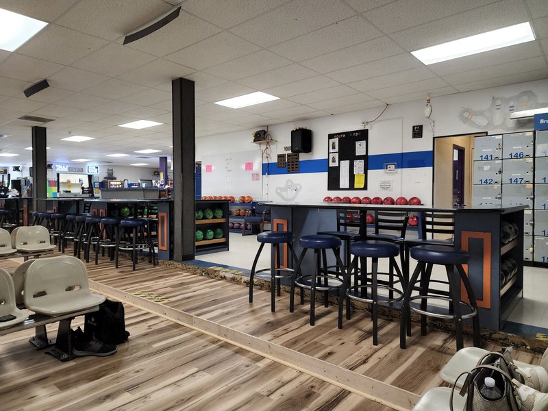 Crest Bowling Lanes photo 5