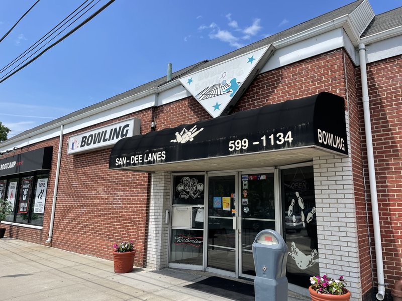 San-Dee Lanes of Malverne photo 3