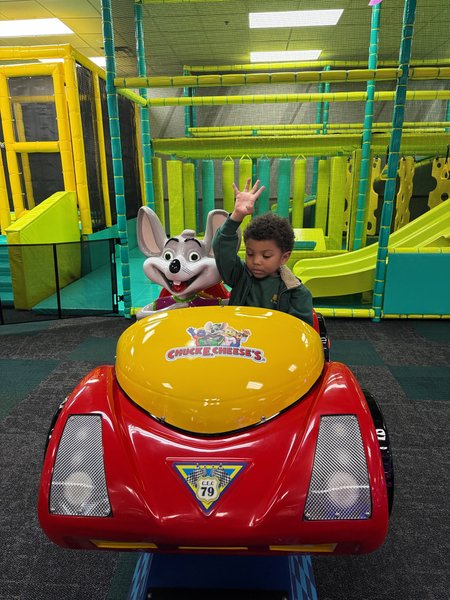Chuck E. Cheese photo 4