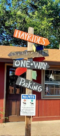 Abma's Farm Market, Greenhouse, and Barnyard Petting Zoo: Wyckoff, NJ