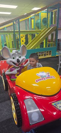 Chuck E. Cheese photo 3