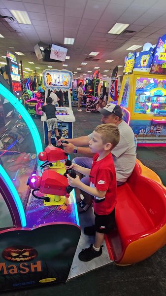 Chuck E. Cheese photo 2