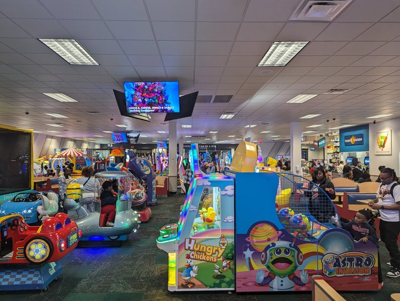 Chuck E. Cheese photo 3