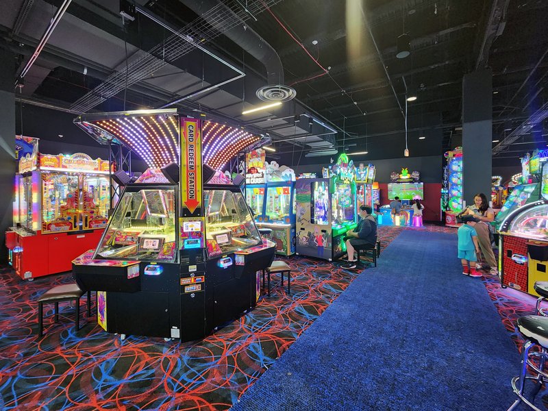 Round1 Bowling & Arcade - Hicksville