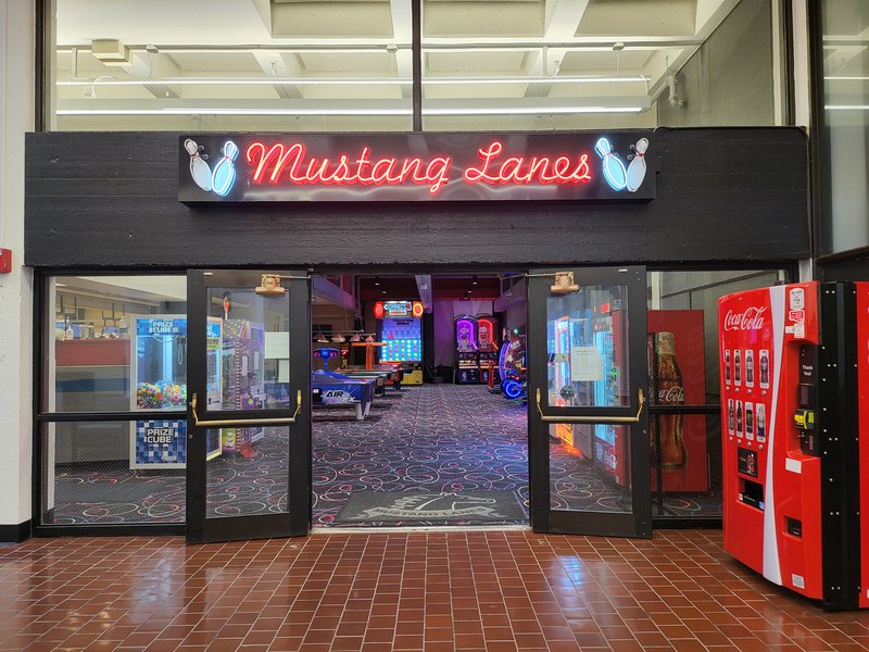 Mustang Lanes photo 4