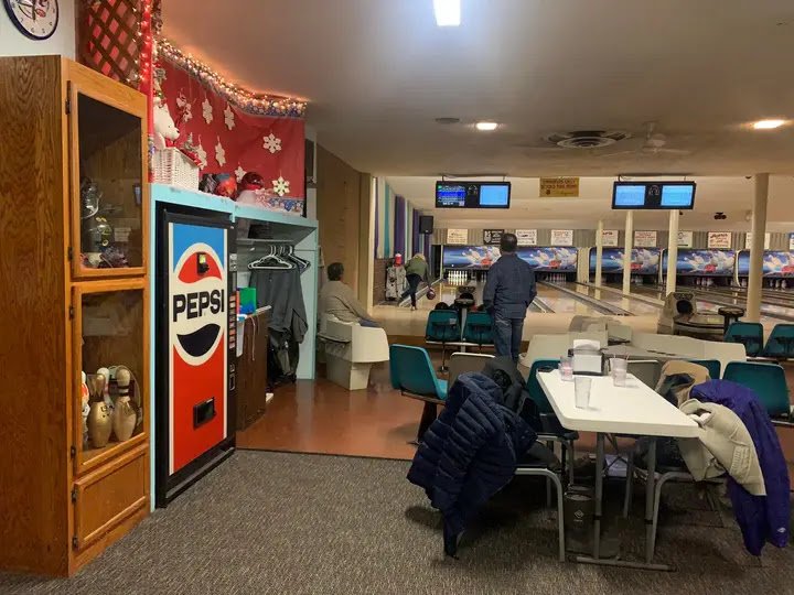 Bowl Mor Lanes & Lounge photo 3
