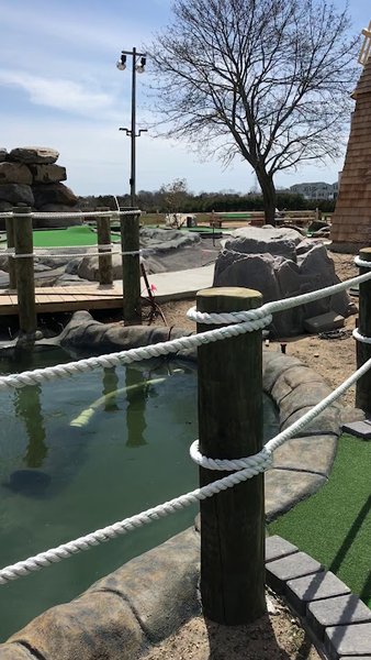 Hamptons Mini Golf photo 2
