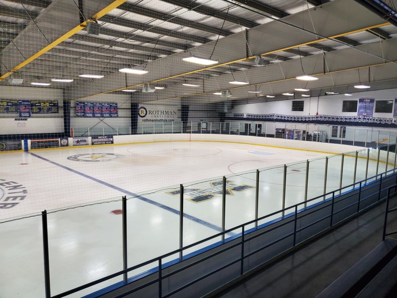 Oaks Center Ice photo 1
