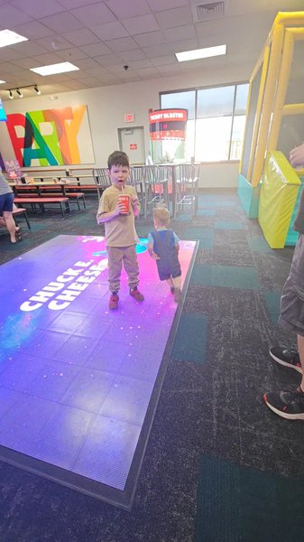Chuck E. Cheese photo 2