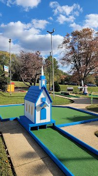 Tiny Town Golf photo 3