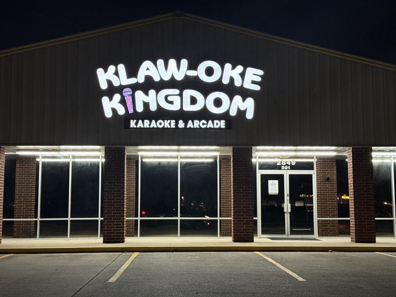 Klaw-Oke Kingdom (Claw Machine Arcade and Karaoke) photo 6