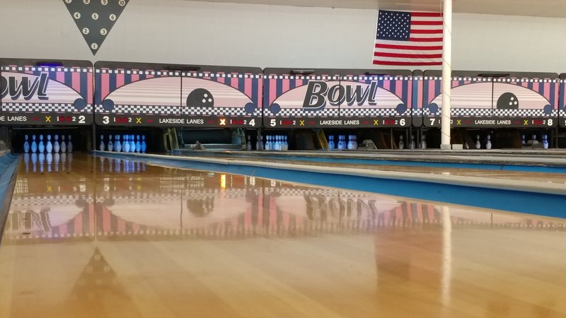 Lakeside Lanes photo 2