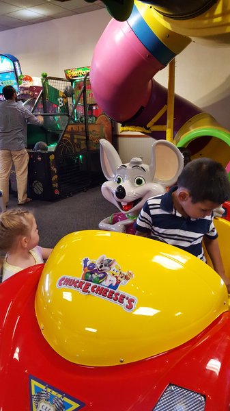 Chuck E. Cheese photo 4