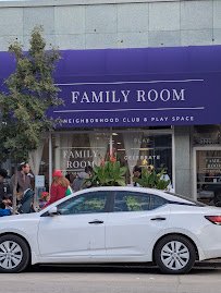 Family Room Chicago on Broadway