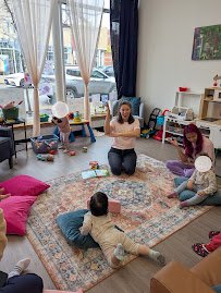 Family Room Chicago on Broadway photo 3