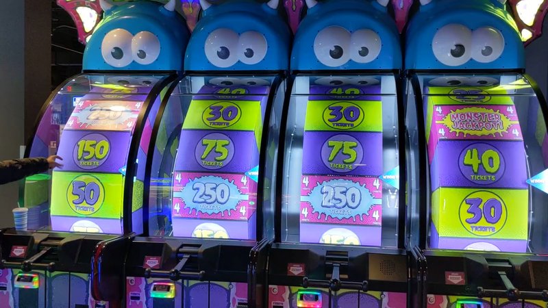 Round1 Bowling & Arcade Millcreek Mall photo 2