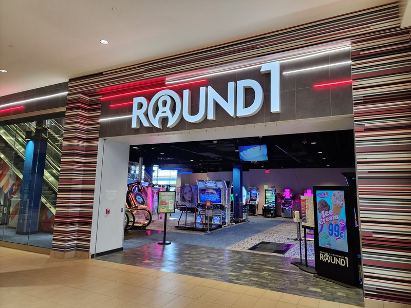 Round1 Bowling & Arcade Millcreek Mall photo 5