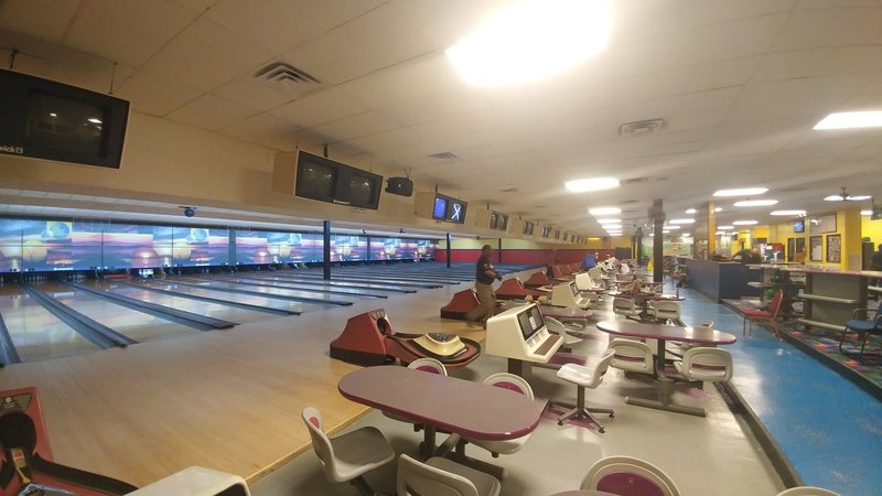 Metro 24 Bowling Center photo 5