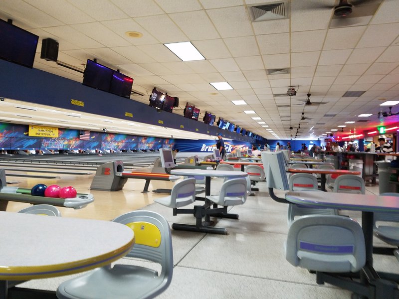 Bowlero Roswell photo 3