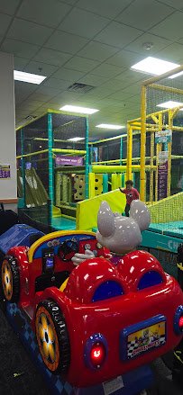 Chuck E. Cheese photo 4