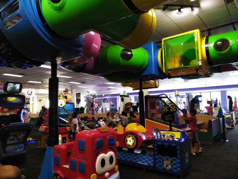 Chuck E. Cheese photo 4