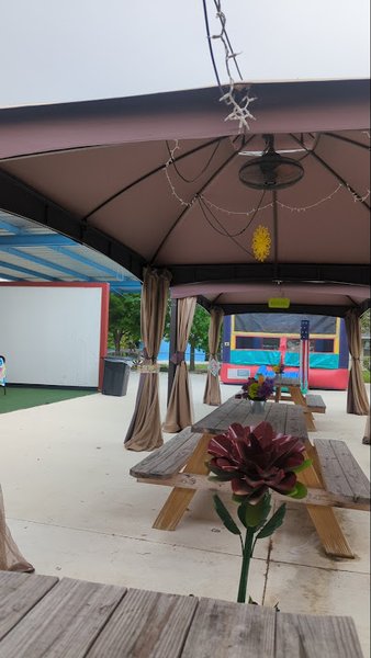 Alamo Mini Golf, More & Parties photo 4