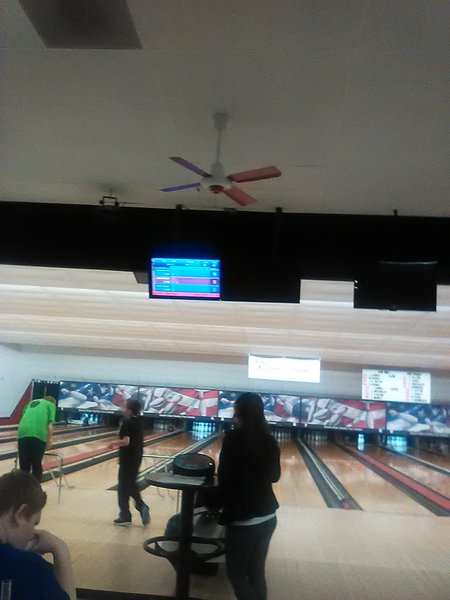 Revolutions Lanes & Fun Center photo 2