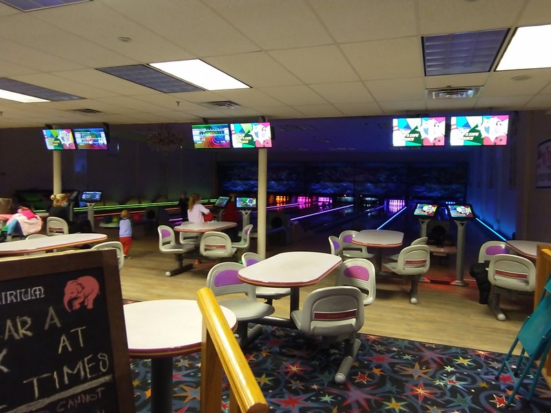 Wilmette Bowling Center Inc photo 4