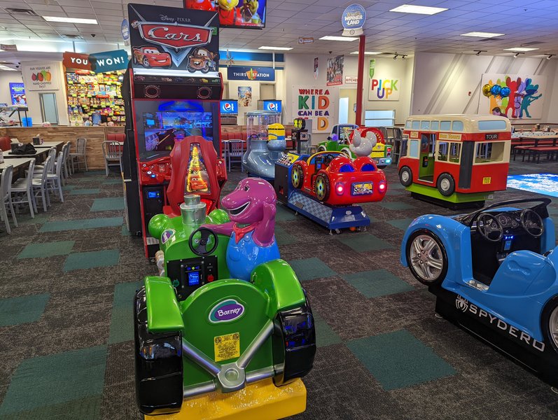 Chuck E. Cheese photo 3