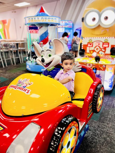 Chuck E. Cheese photo 4