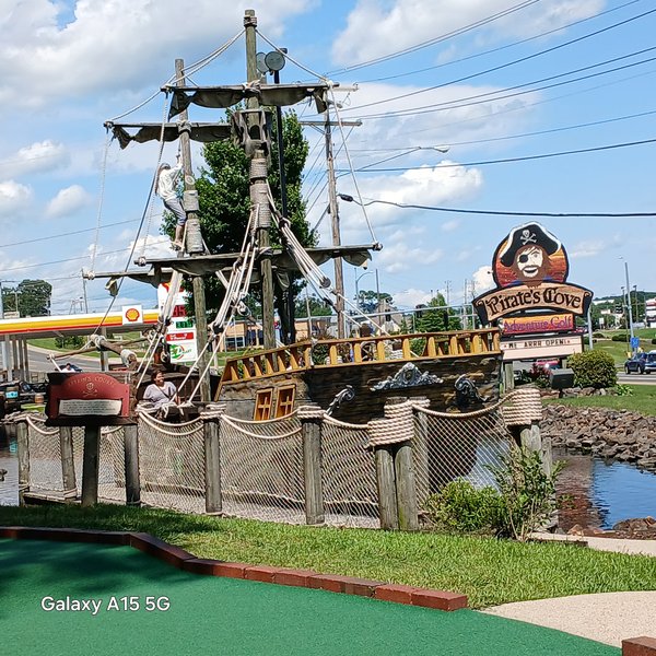 Pirate's Cove Adventure Golf