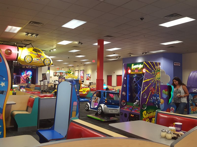 Chuck E. Cheese photo 3