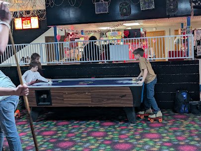Thelma's Skateland 2 of Union City photo 3