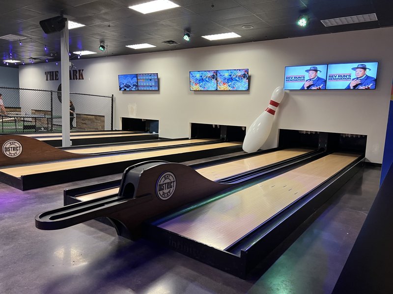 District Eat & Play, Salina photo 4