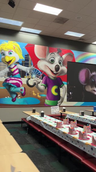 Chuck E. Cheese photo 2