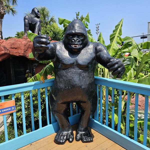 Mini Golf and Fat Daddy's Arcade at The Track - Destin