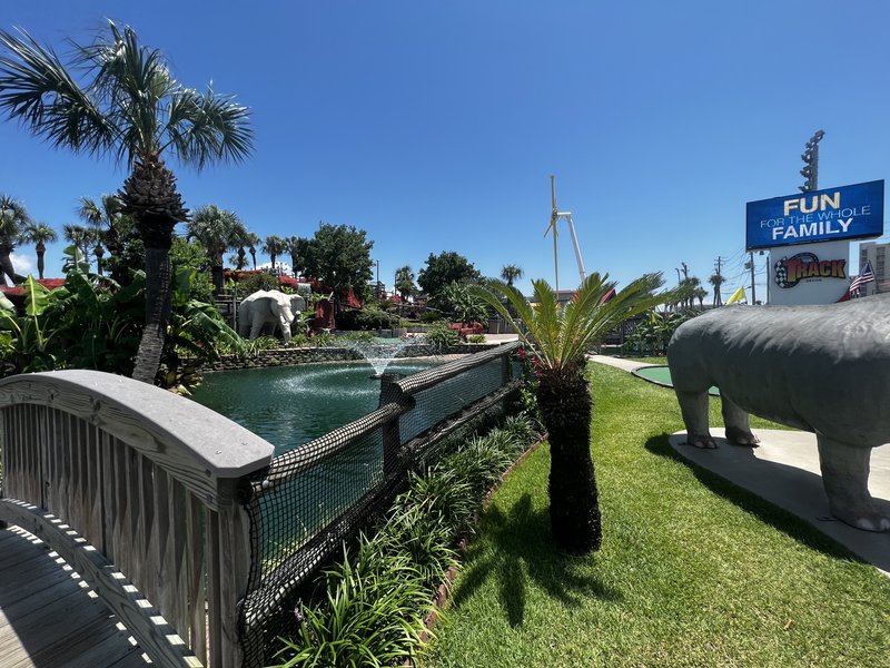 Mini Golf and Fat Daddy's Arcade at The Track - Destin photo 4