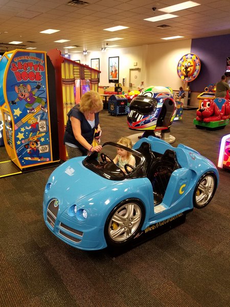 Chuck E. Cheese photo 3