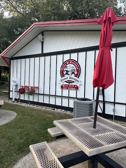 Cops & Robbers Great Escape - Mini Golf & Ice Cream photo 4