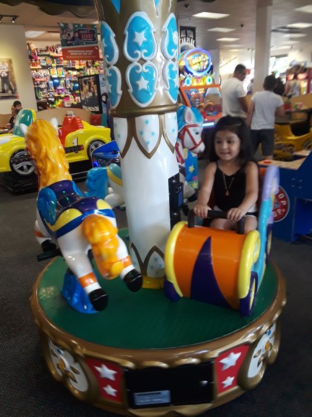 Chuck E. Cheese photo 4