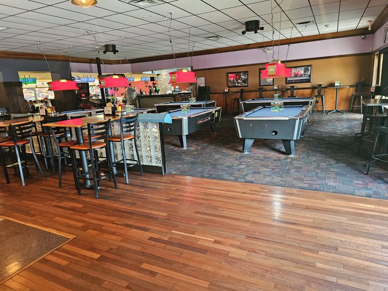 River Lanes Family Entertainment Center photo 3