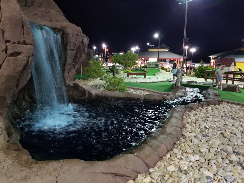 Paradise Golf & Arcade
