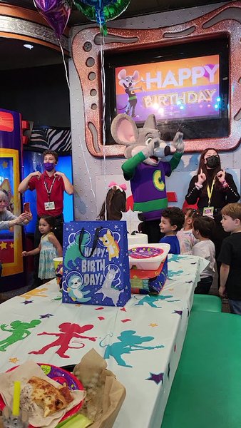 Chuck E. Cheese photo 2