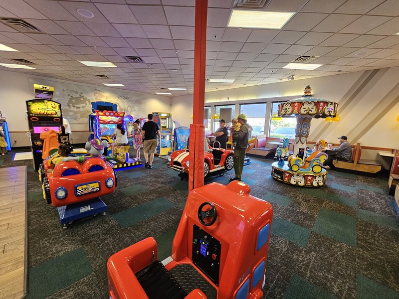 Chuck E. Cheese photo 4