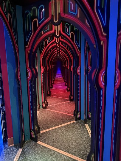 Hannah's Maze of Mirrors photo 4