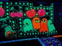 Rock Of Ages Blacklight Minigolf photo 3